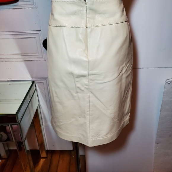 Cache Cream Leather Skirtsz 2 - Picture 2 of 5